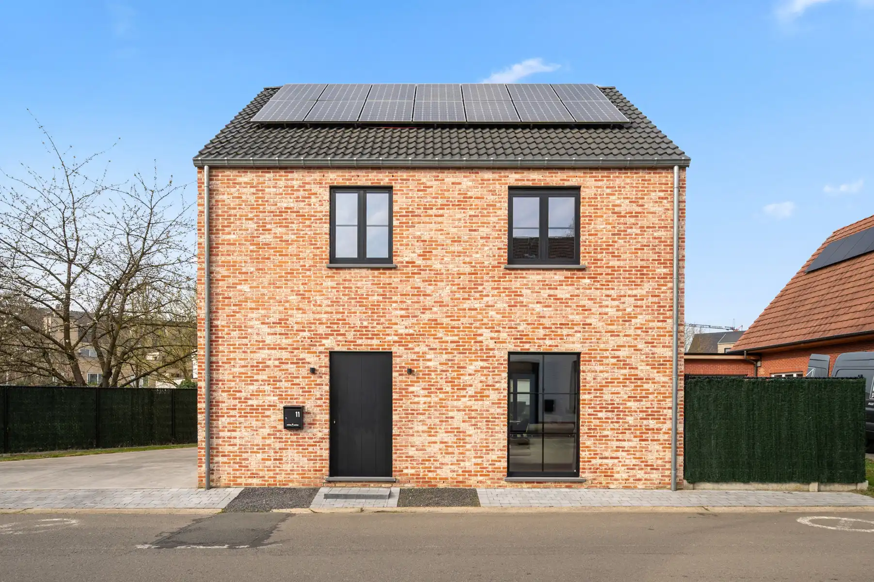 Recente vrijstaande woning in het centrum van RIJMENAM foto {{pictureIndex}}