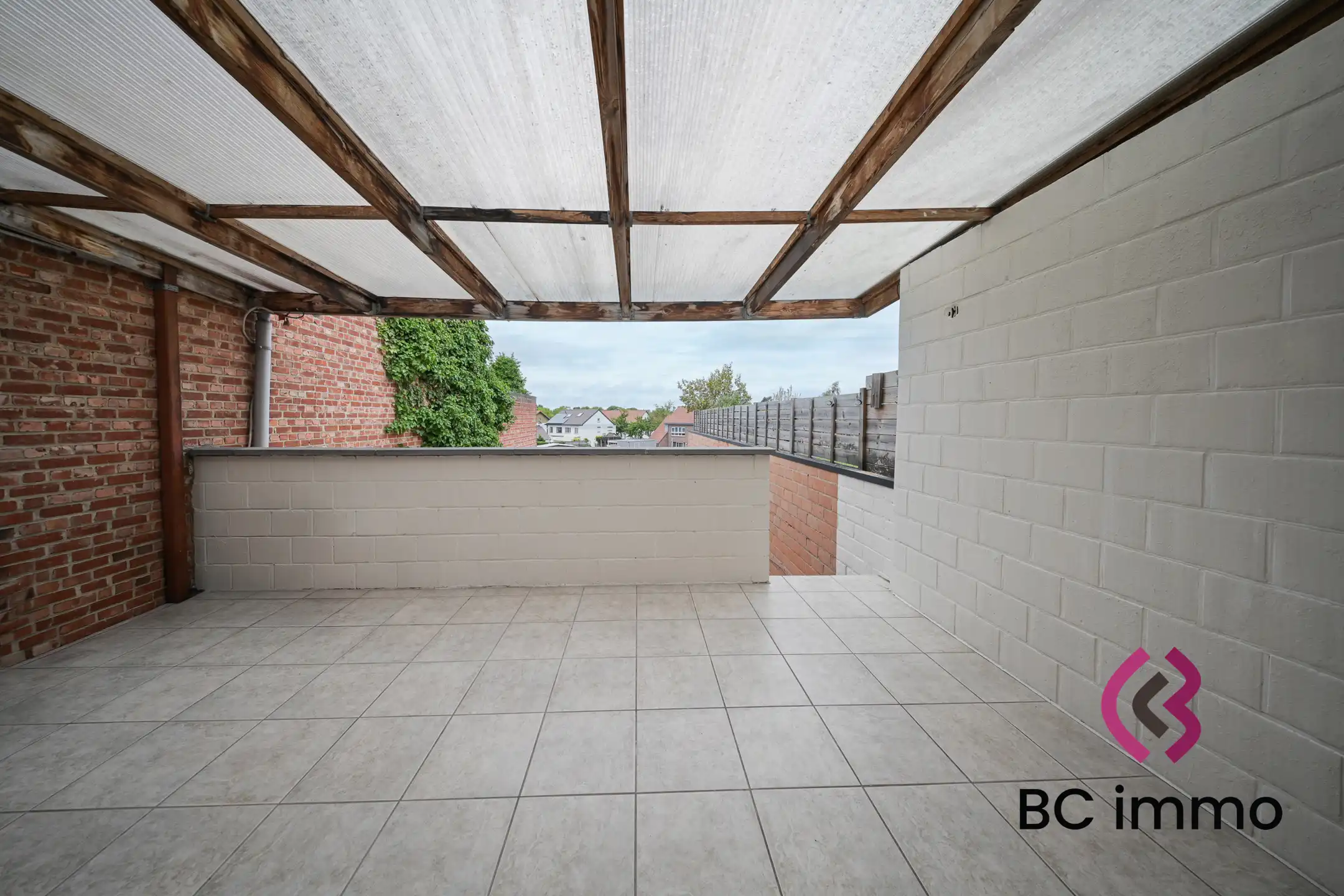 Karaktervolle woning met 3 slaapkamers vlak bij het centrum van Genk foto 8