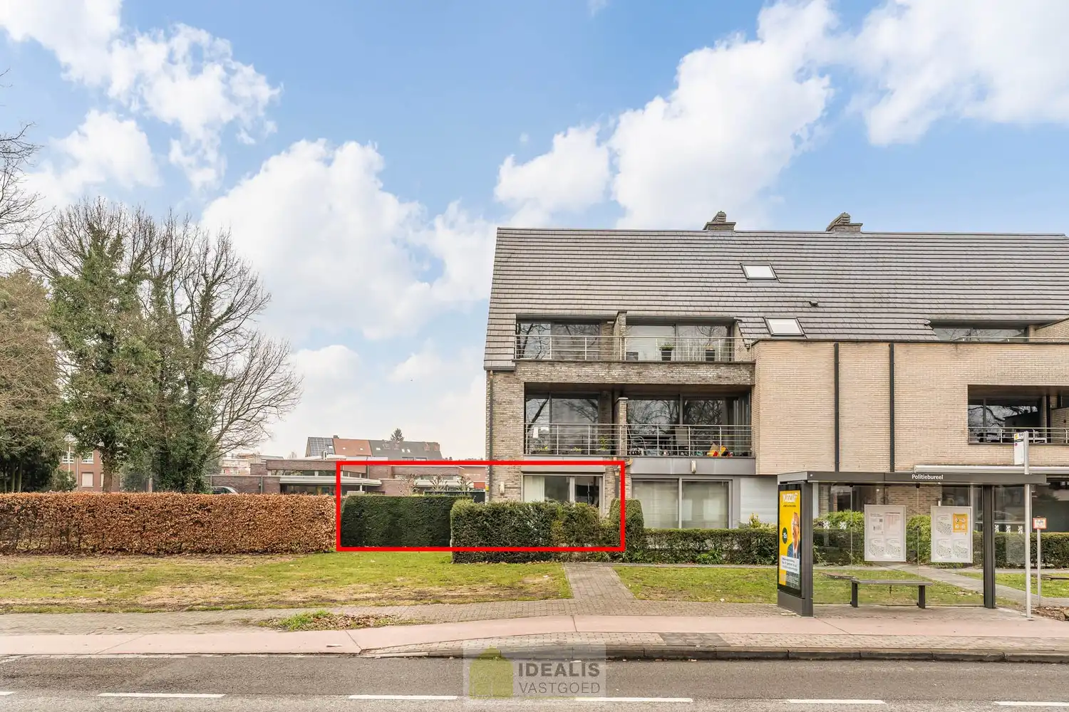 Idealis Vastgoed – Ruim op te frissen gelijkvloers appartement met 3 slaapkamers foto 2