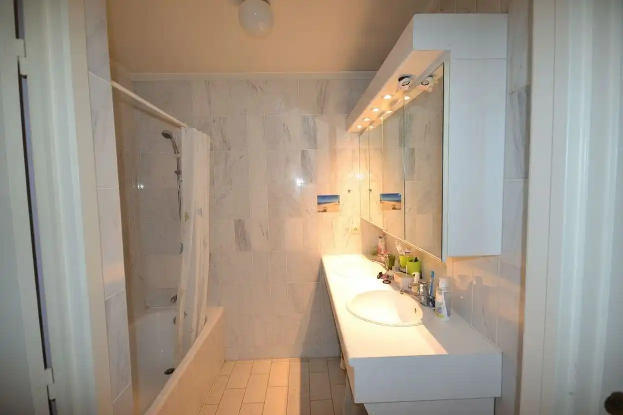 Ruim twee slaapkamer appartement te Oostduinkerke foto 7