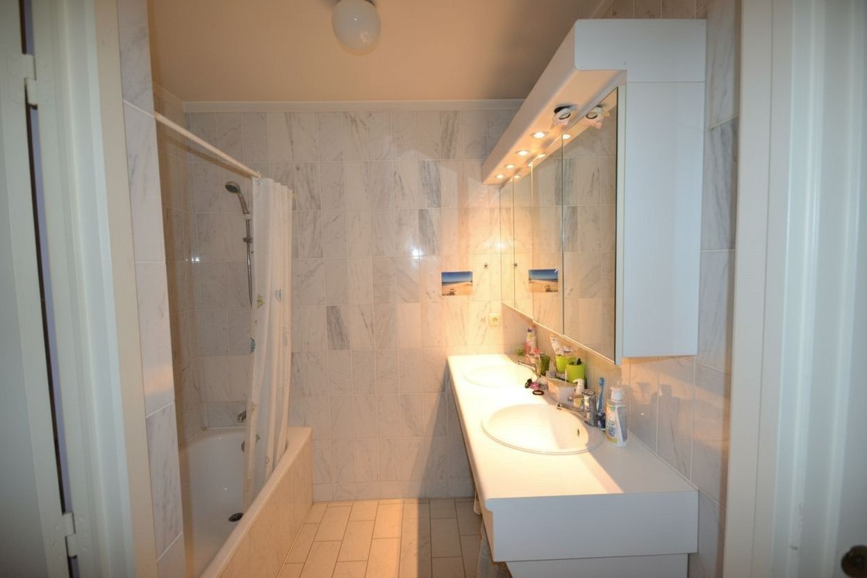 Ruim twee slaapkamer appartement te Oostduinkerke foto 7