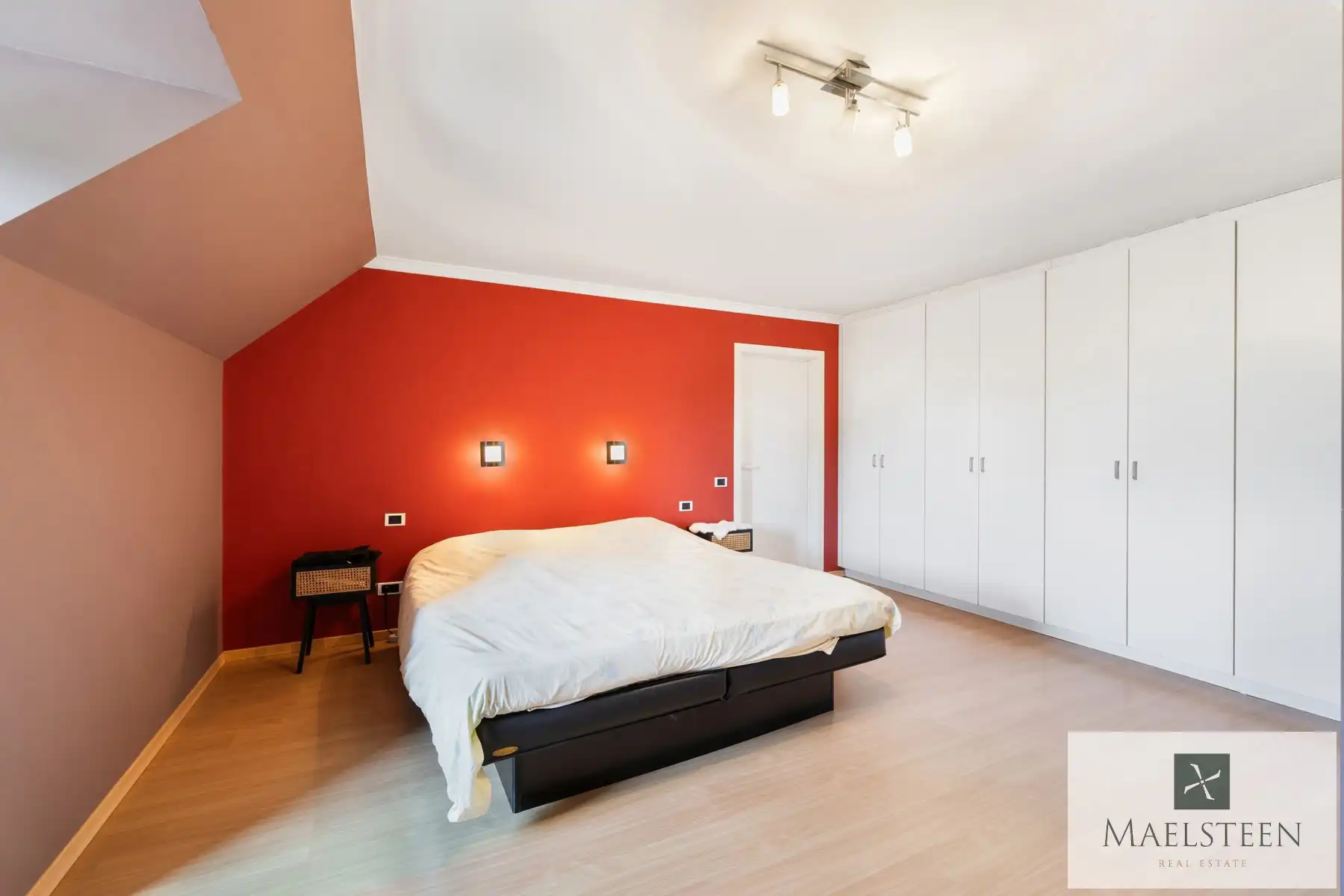 Boerderij op 1,5ha op de flank van Oedelem-berg  foto 23