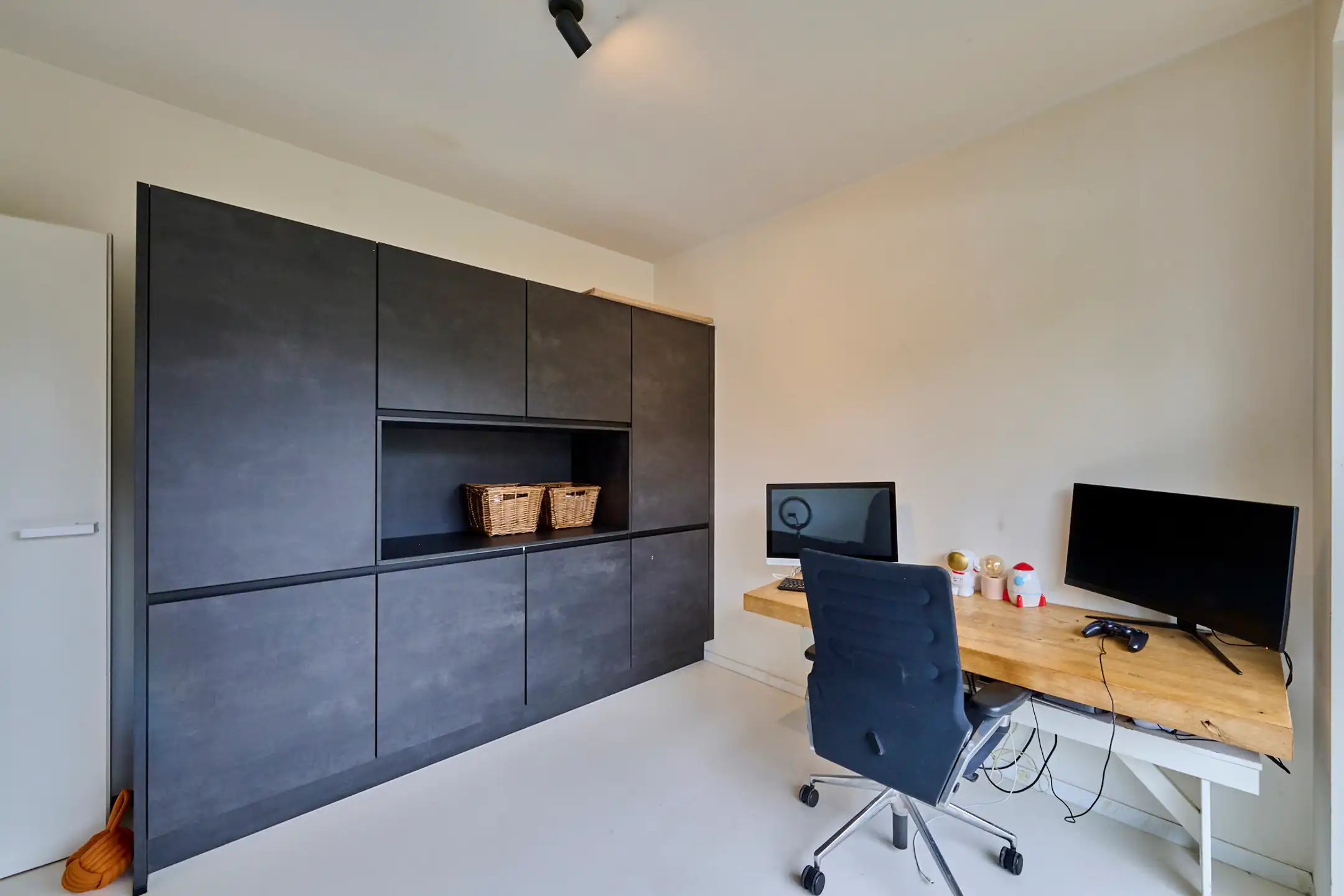 Prachtig vernieuwde villa op een rustige ligging in Genk foto 6