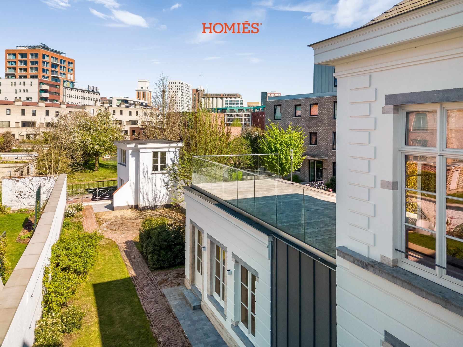 High-end appartement met groot terras, in historisch pand foto 15