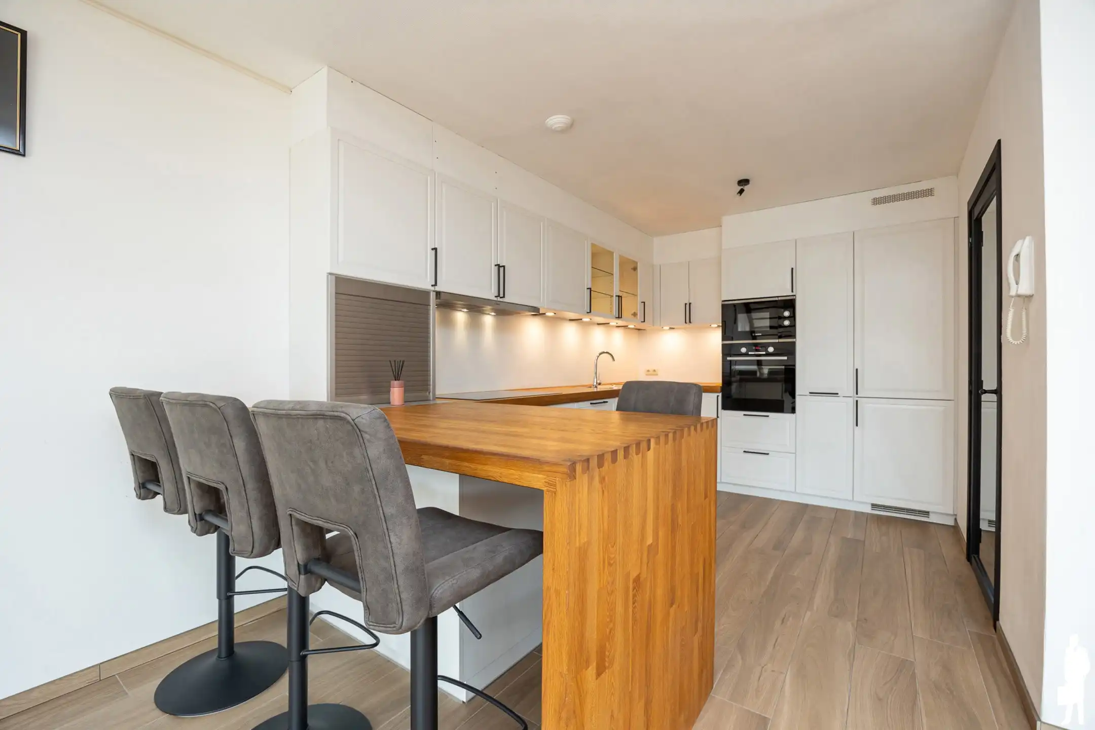 Instapklaar duplexappartement  op topligging in Sint-Niklaas foto 5