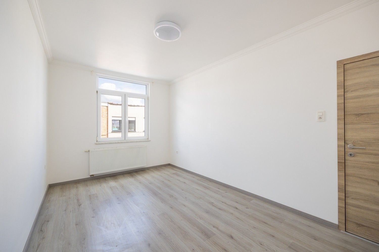 Gerenoveerde woning met 4 slaapkamers foto 18