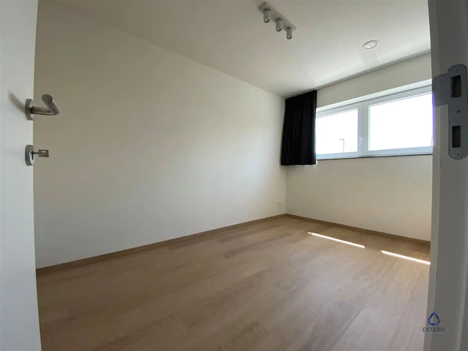 Moderne woning met met 4 slaapkamers foto 9