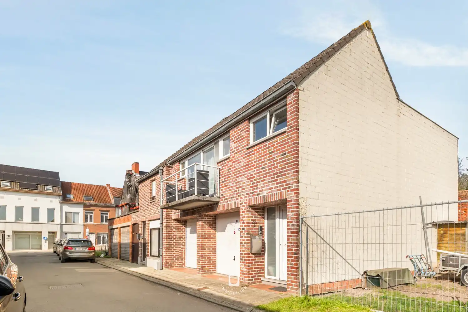 GOED ONDERHOUDEN WONING INCL. 2 GARAGES foto 2