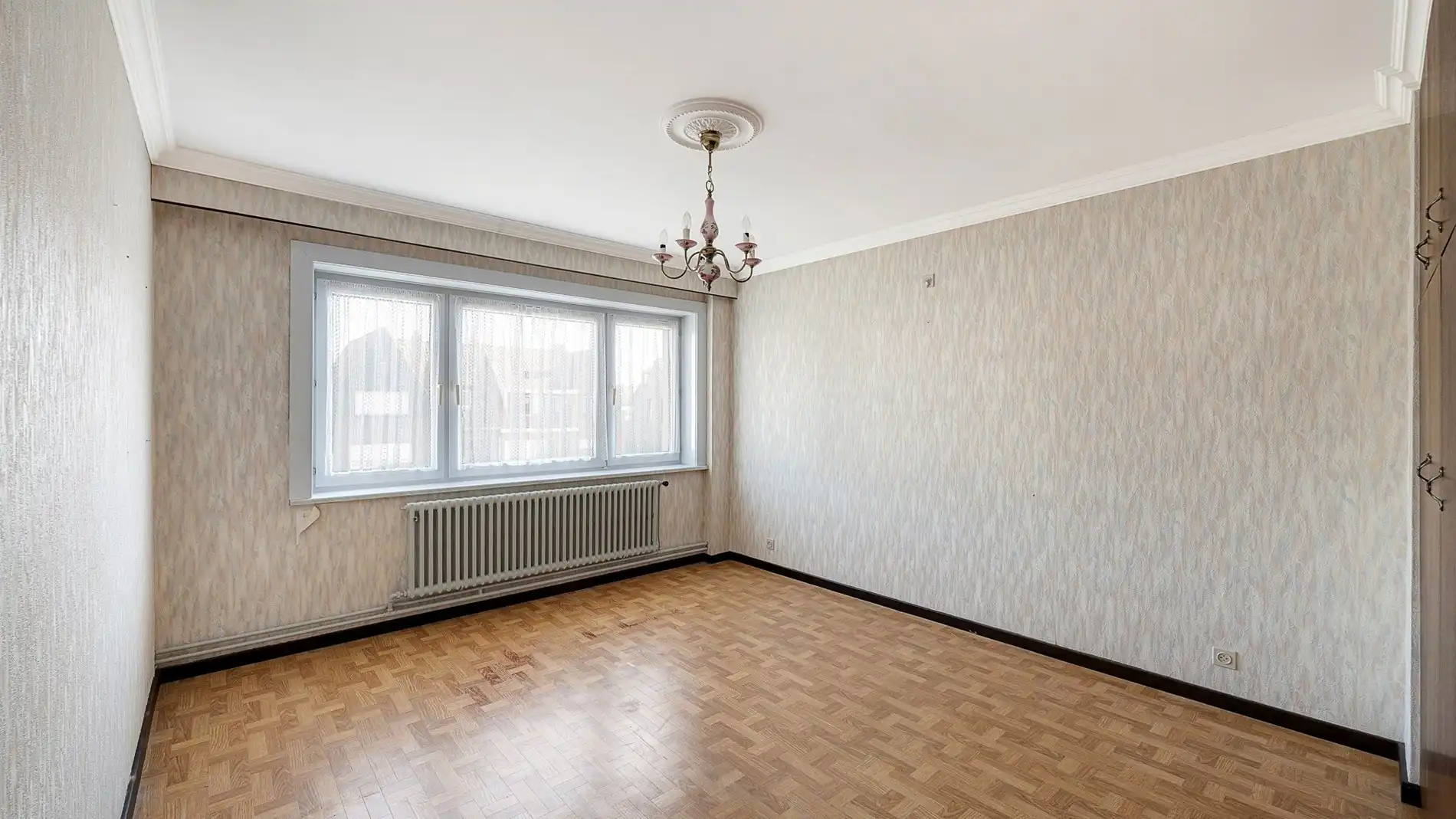 Huis met groot volume en garage te Knokke foto 18