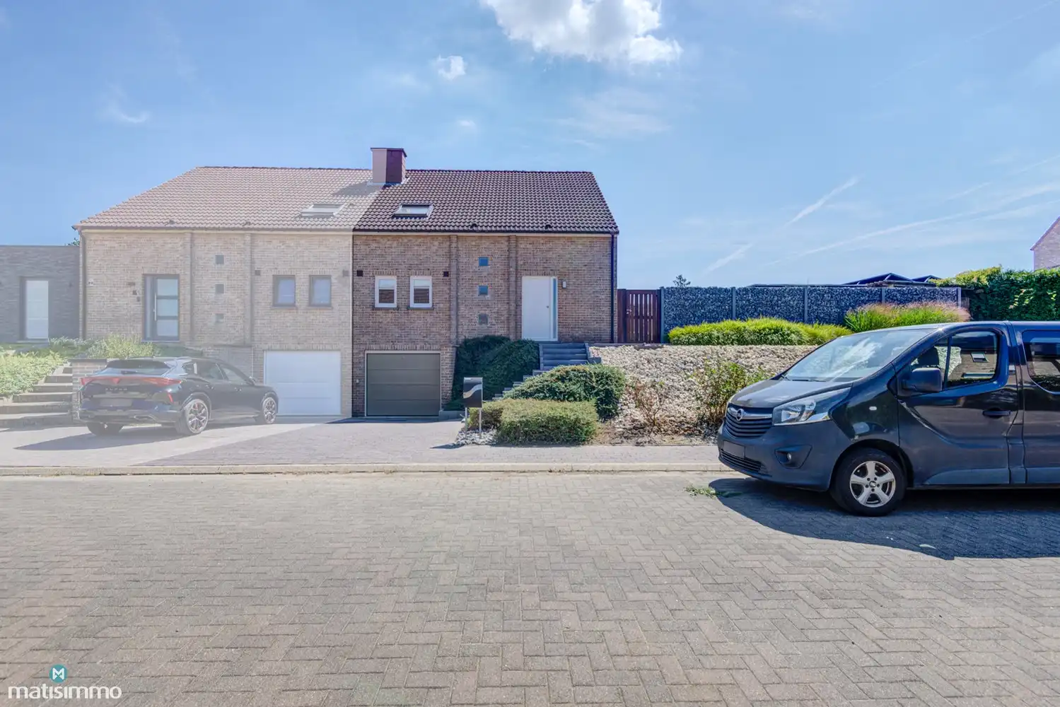 RUSTIG GELEGEN EENGEZINSWONING MET 3 SLAAPKAMERS, RUIME TUIN EN GARAGE TE VLIERMAAL foto 2