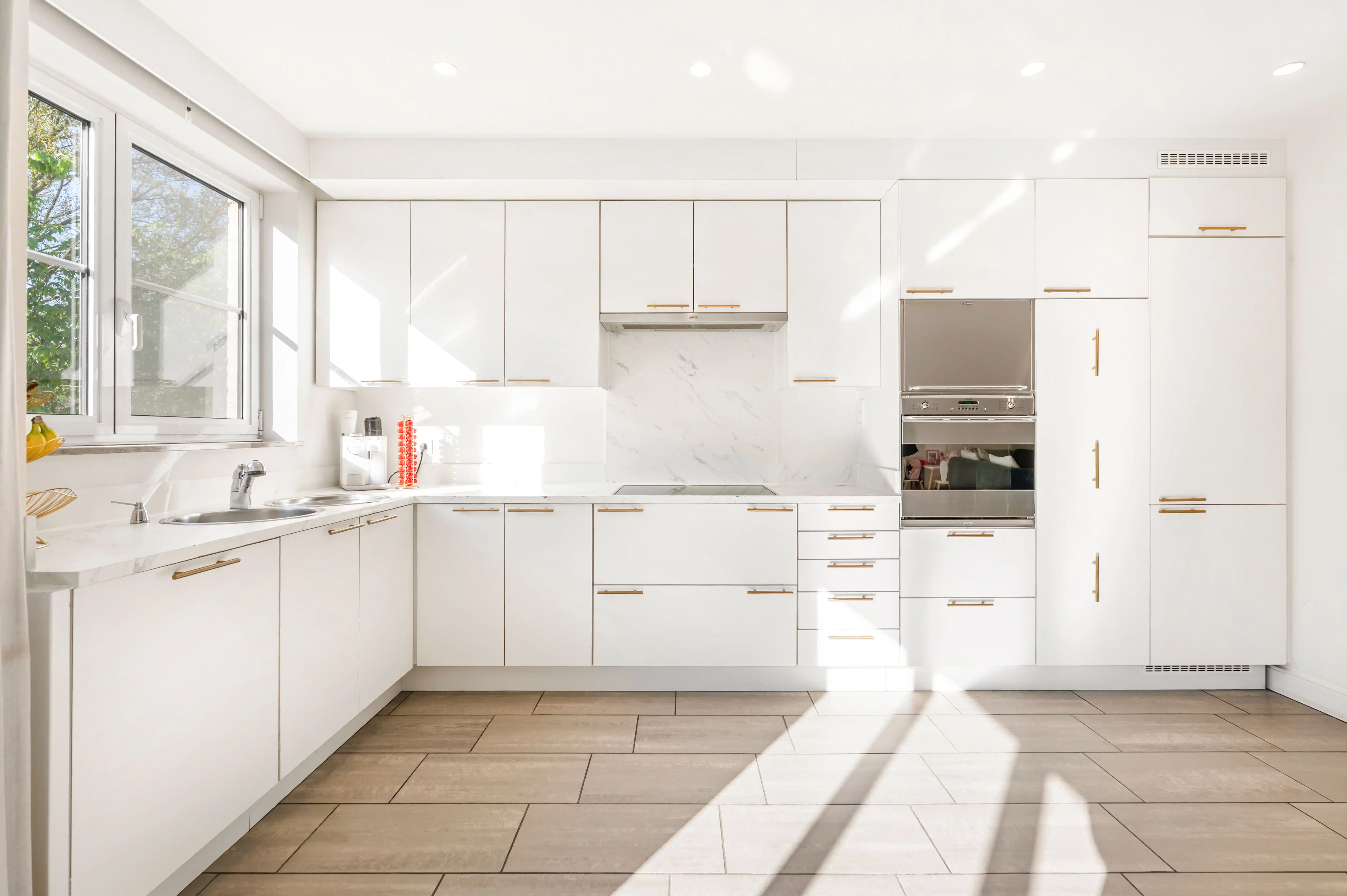 Instapklaar appartement met zonnig terras en garagebox in Brasschaat! foto 6