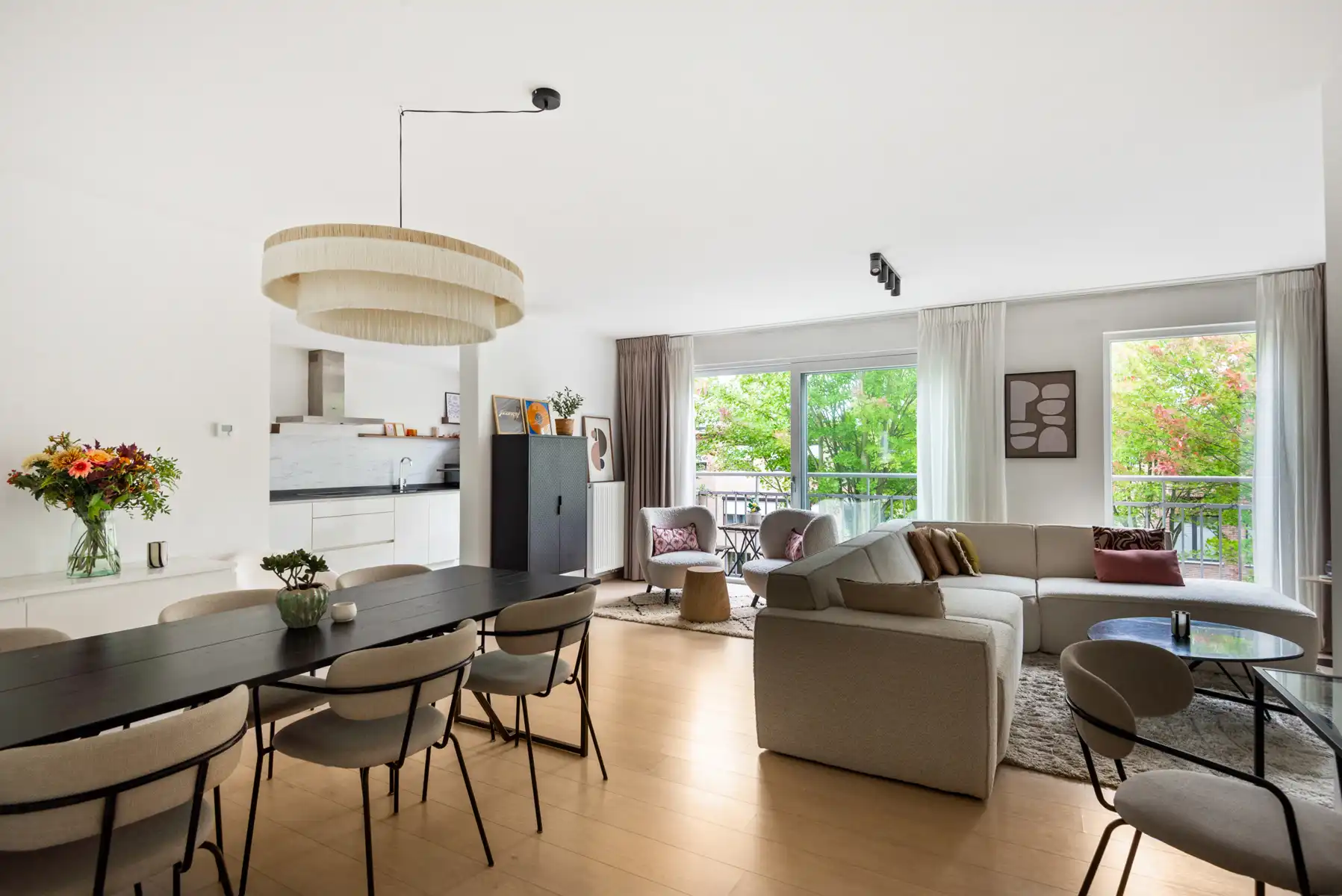 Atypisch ruim appartement met drie slaapkamers foto 4