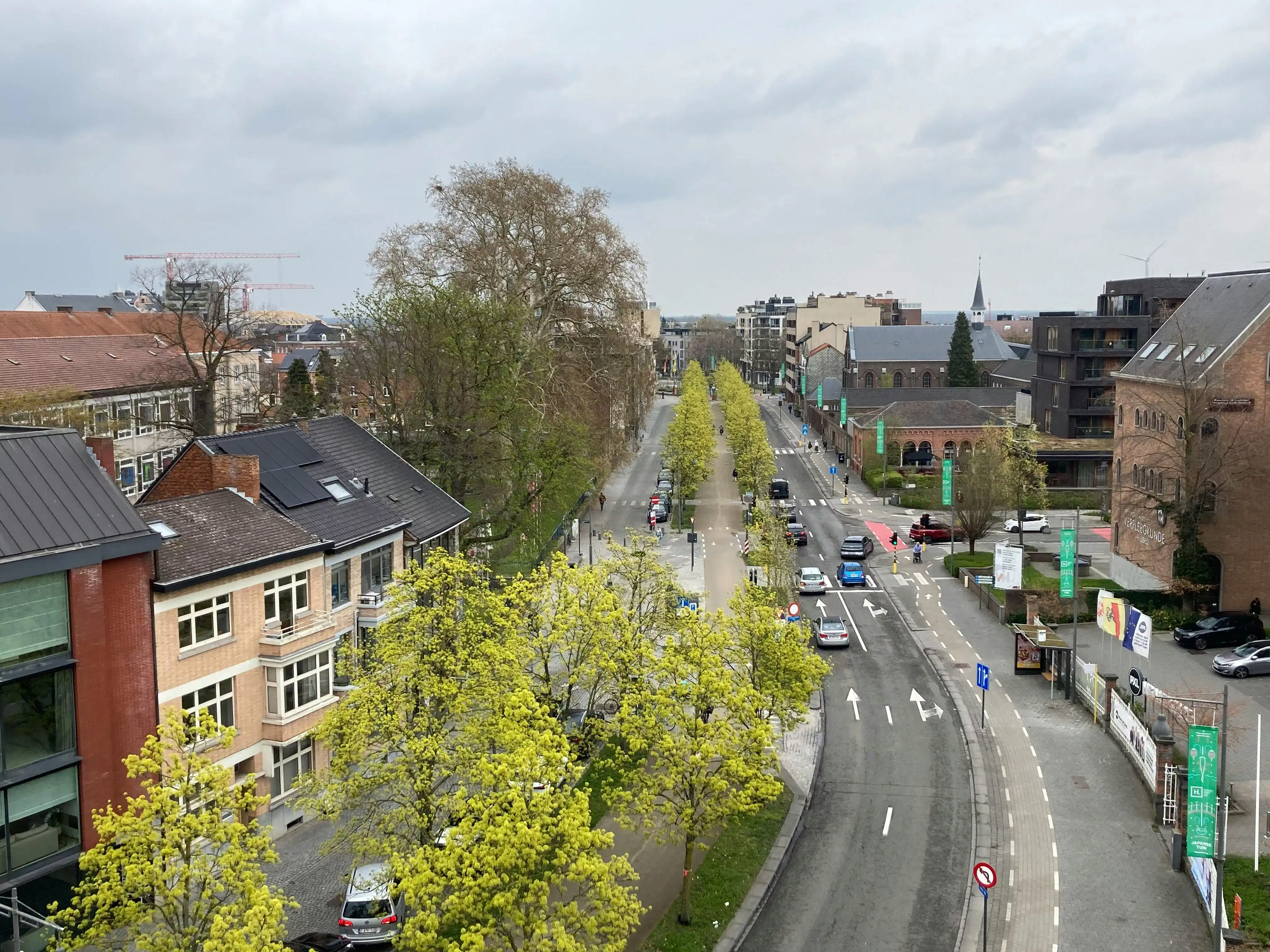 Instapklaar penthouse met uniek uitzicht over de Groene Boulevard van Hasselt foto 11