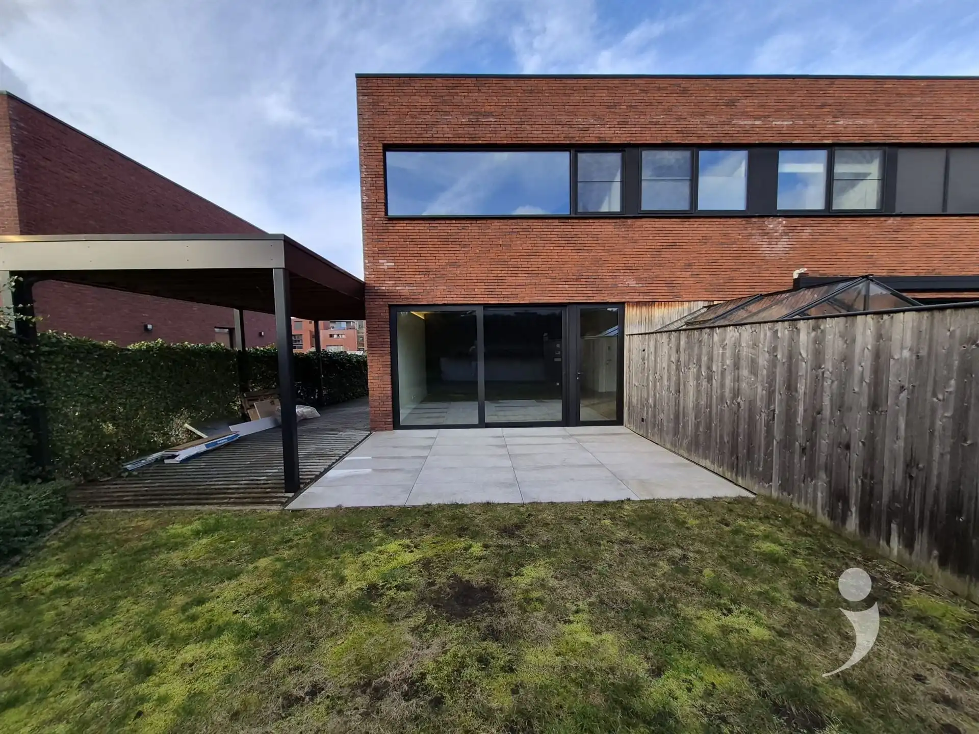 ééngezinswoning in een rustige wijk foto 7