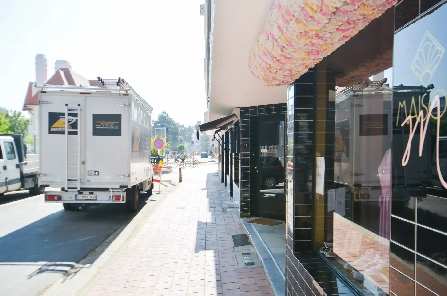 Centraal gelegen winkelruimte met uitstekende visibiliteit gelegen nabij het Driehoeksplein. foto 3
