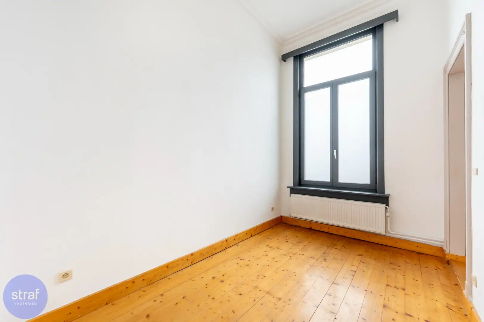 Klassevol Herenhuis met 6 slaapkamers met grote zonnige tuin foto 23