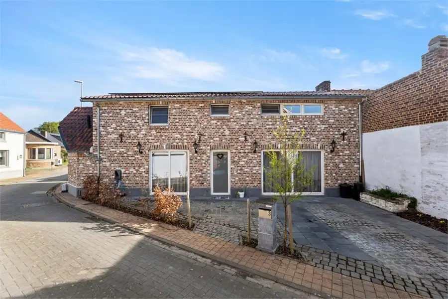 CHARMANT GERENOVEERDE WONING IN HET LANDELIJKE VELM foto {{pictureIndex}}
