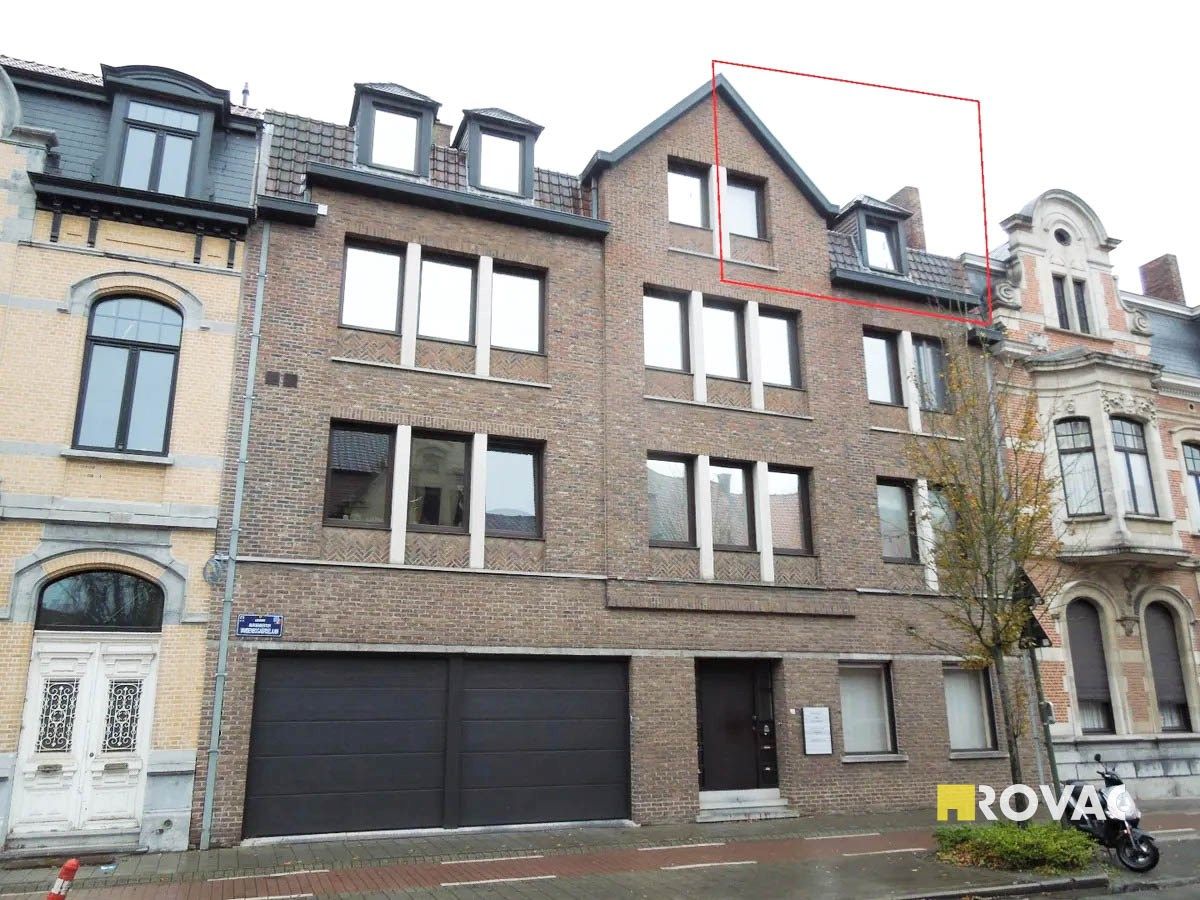 Vernieuwd appartement met 2 slaapkamers! foto {{pictureIndex}}