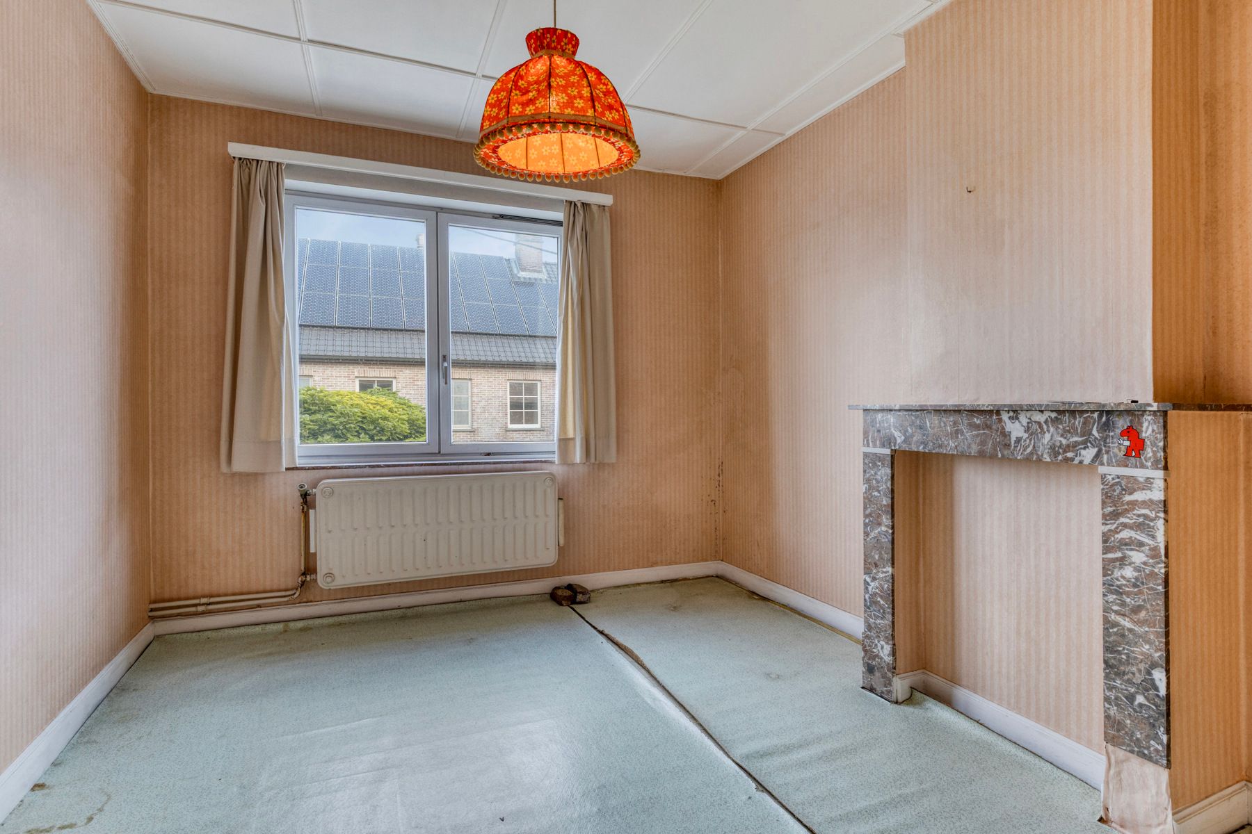 Ruime te renoveren woning met opslagplaats in hartje Gooik foto 18