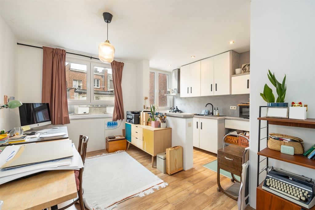 Ruime charmante woning met 5 slaapkamers en 2 badkamers  foto 11
