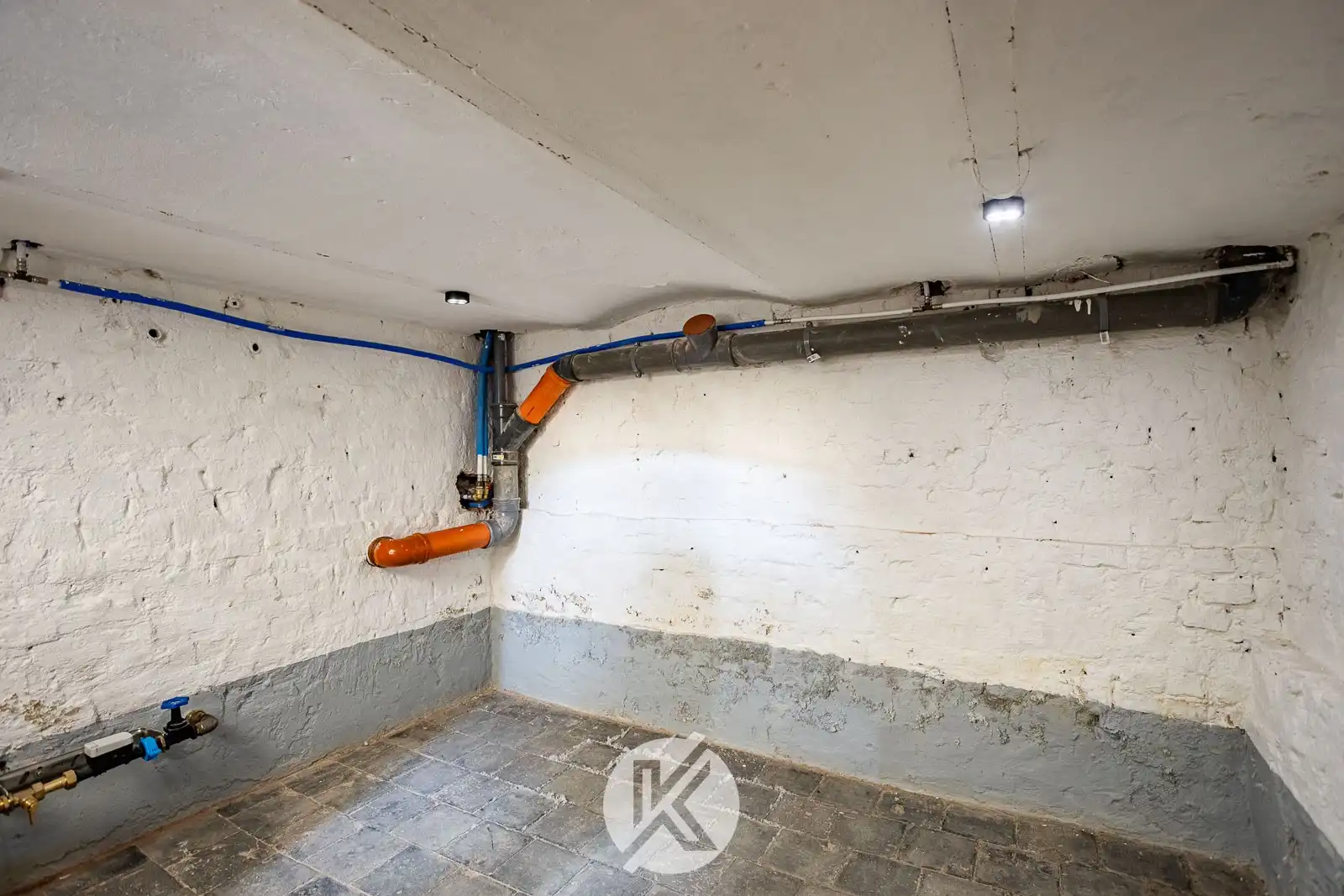 Gerenoveerde woning in een rustige straat foto 25