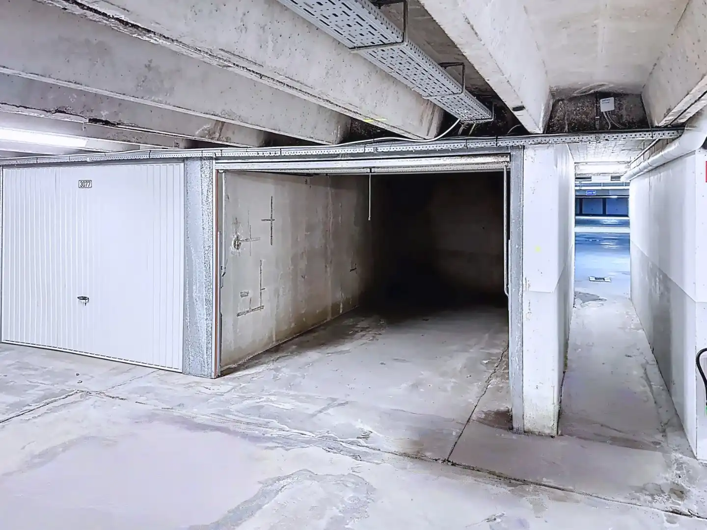 Ruime garagebox op verdieping -3 in Res. J. Stubbenpark foto 3