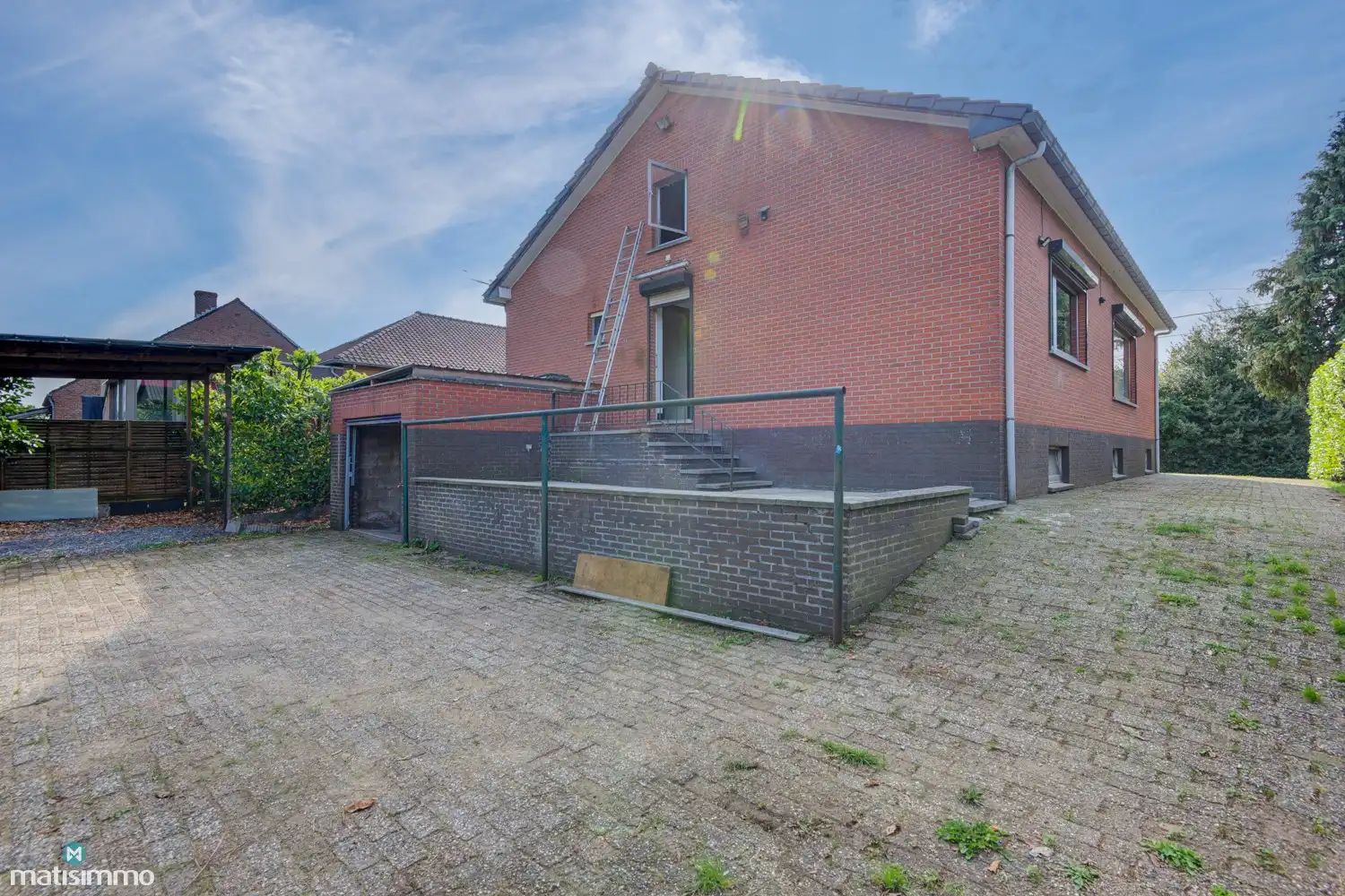 RUIME, GELIJKVLOERSE WONING (VOLLEDIG ONDERKELDERD), MET GARAGE EN TUIN NABIJ CENTRUM GENK foto 41