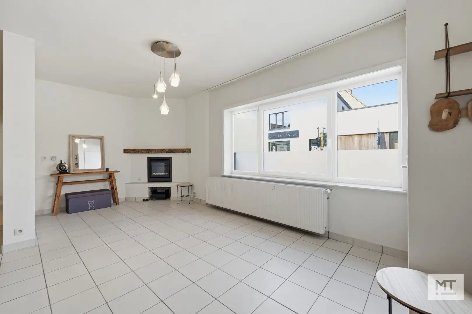 Gelijkvloers twee-slaapkamerappartement met garage te koop in het centrum van Langemark foto 4