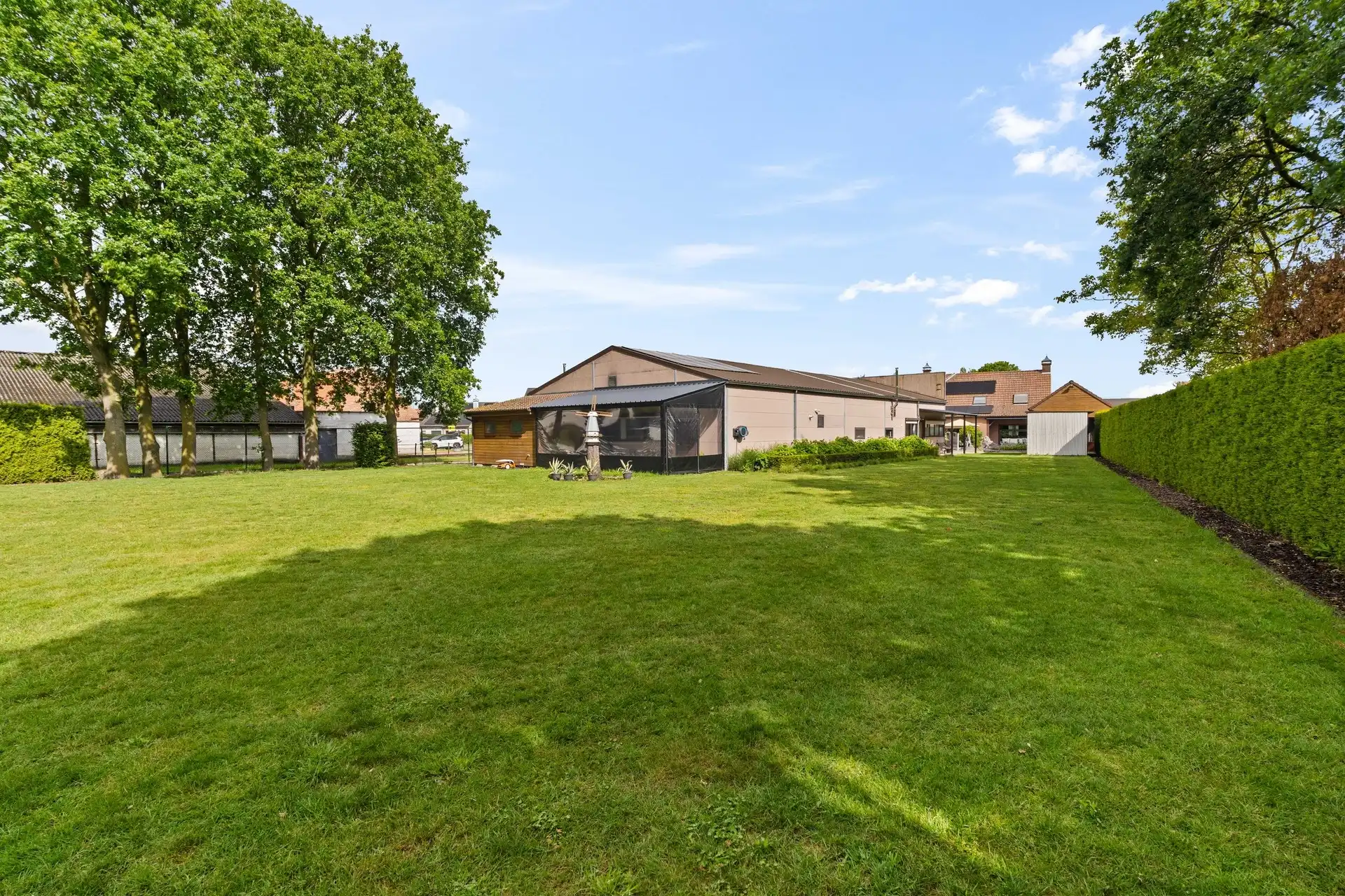 top onderhouden en energiezuinige woning + magazijn foto 2
