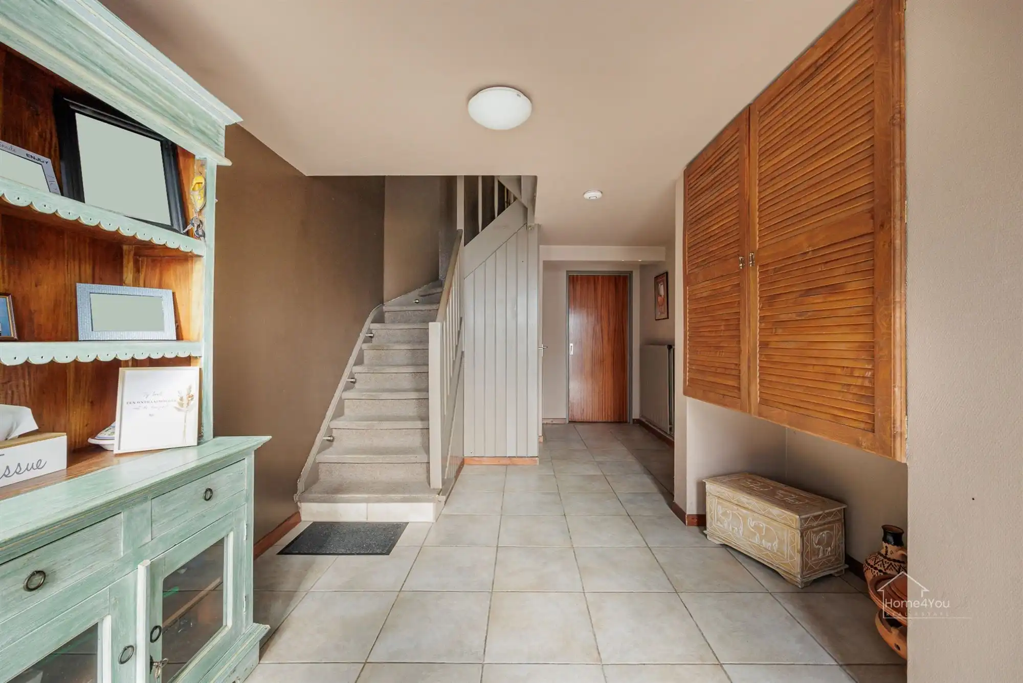 Ruime gezinswoning met 5 slaapkamers en tuin foto 8