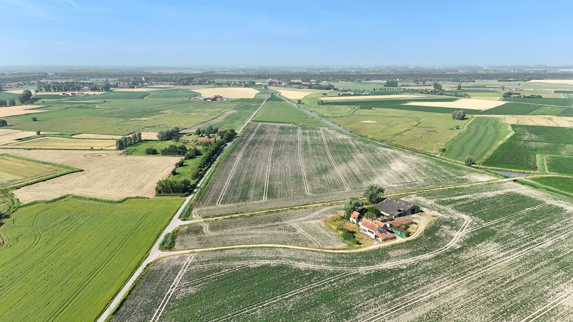 Mooi blok akkerland te Oostkerke. Vrij van gebruik. 10,51 hectare groot. foto 5