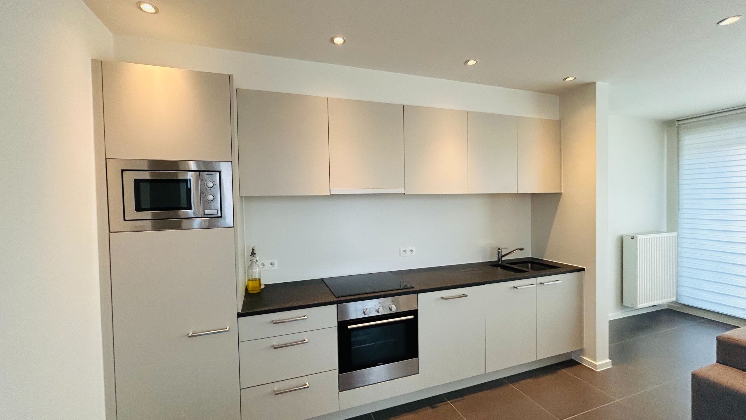 Prachtig en centraal gelegen appartement met 1 slaapkamer, terras en autostaanplaats foto 5