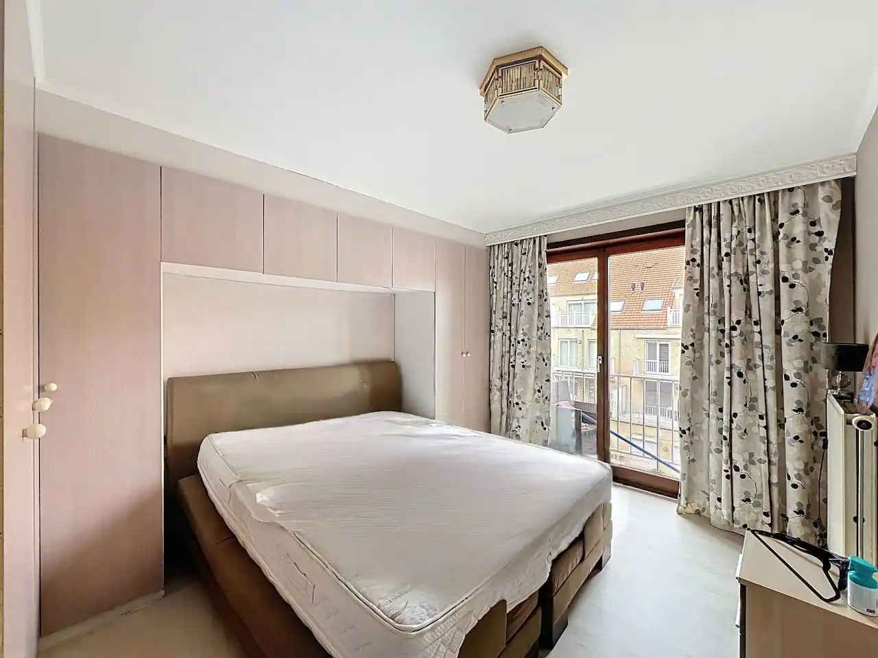 Verzorgd en uitstekend gelegen 2-slaapkamerappartement op de Graaf d’Ursellaan foto 17