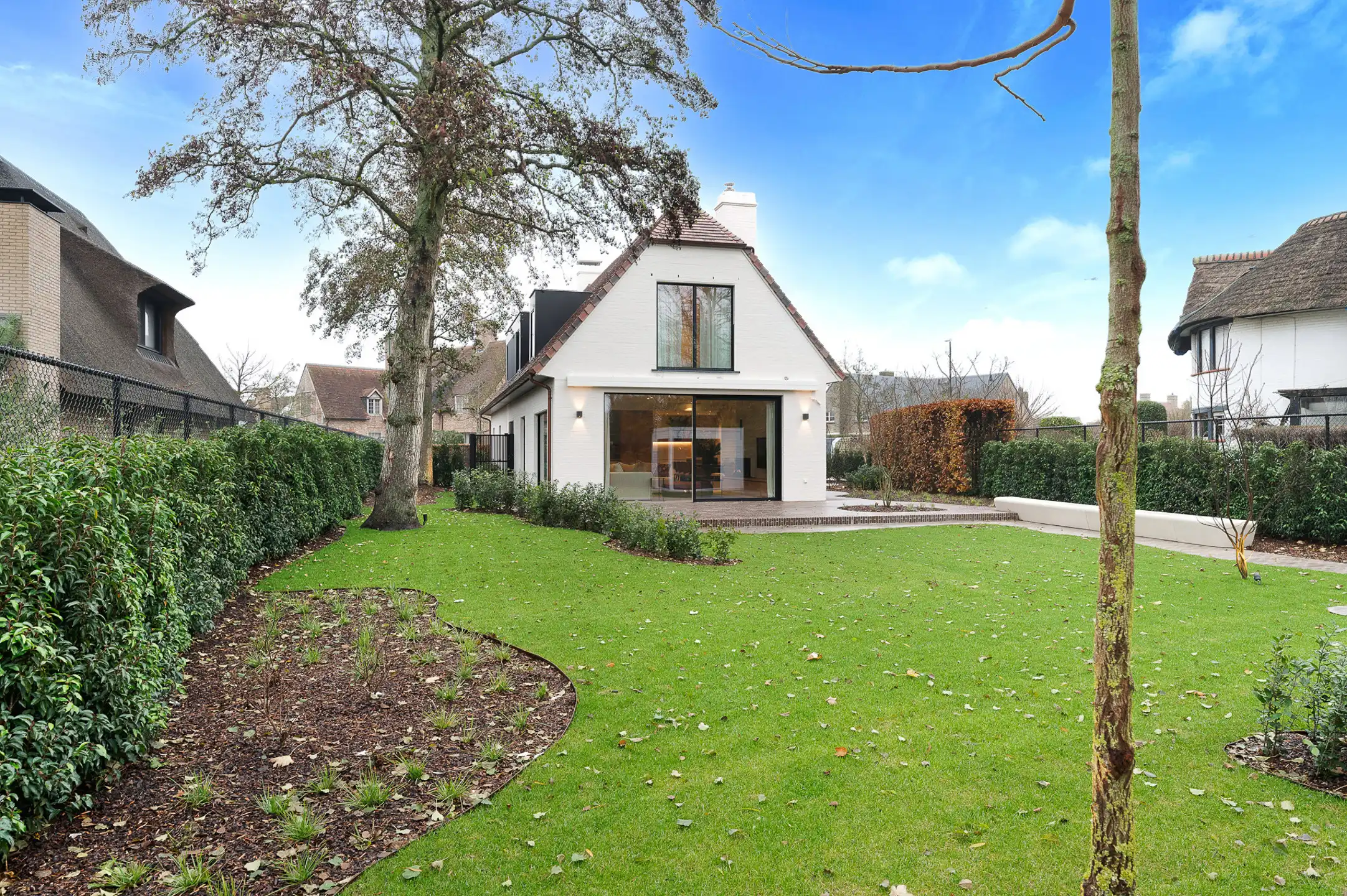 Alleenstaande villa, gelegen in een residentiële omgeving foto 49