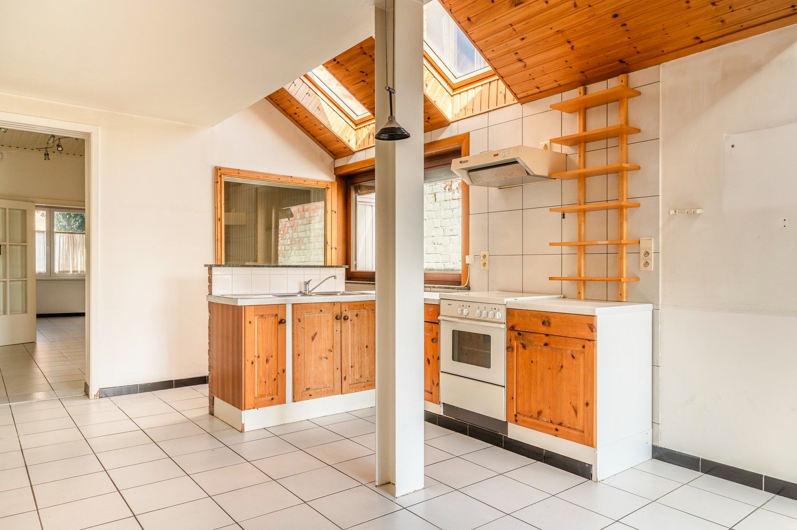 Ruime te renoveren woning met tuin in Kruibeke foto 7