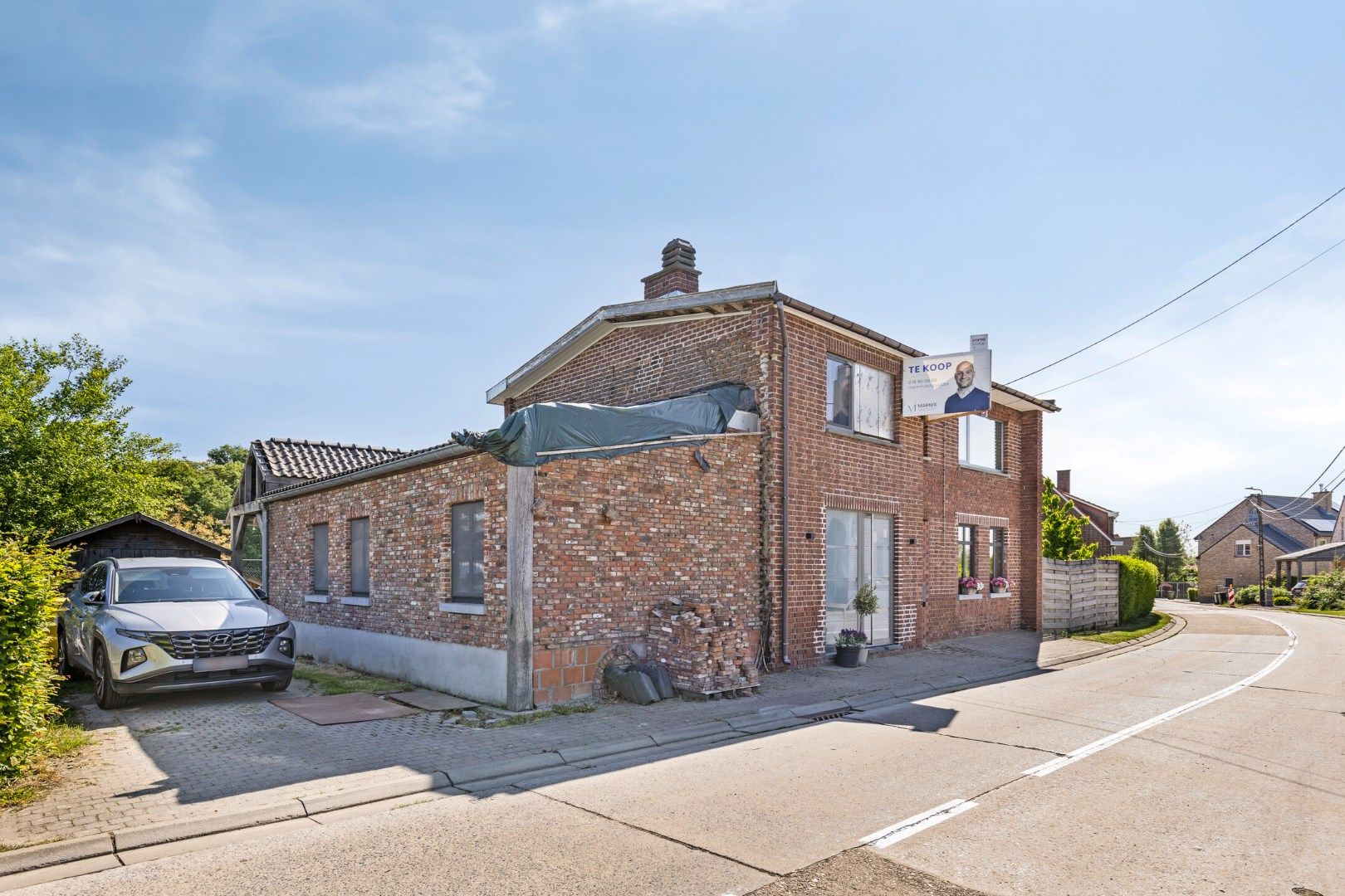  Goed gelegen open bebouwing met 4 slaapkamers en tuin in Kerkom - EPC 540 kWh/m² - bewoonbare oppervlakte 238  m²  foto 2