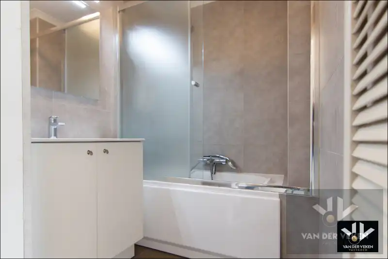 Praktisch 2 SLPK-appartement op centrale ligging te Houthalen foto 10