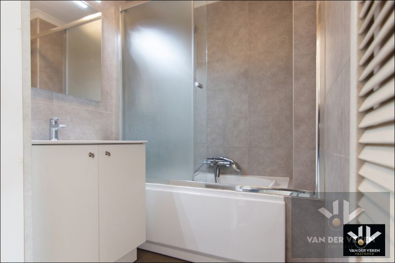 Praktisch 2 SLPK-appartement op centrale ligging te Houthalen foto 10