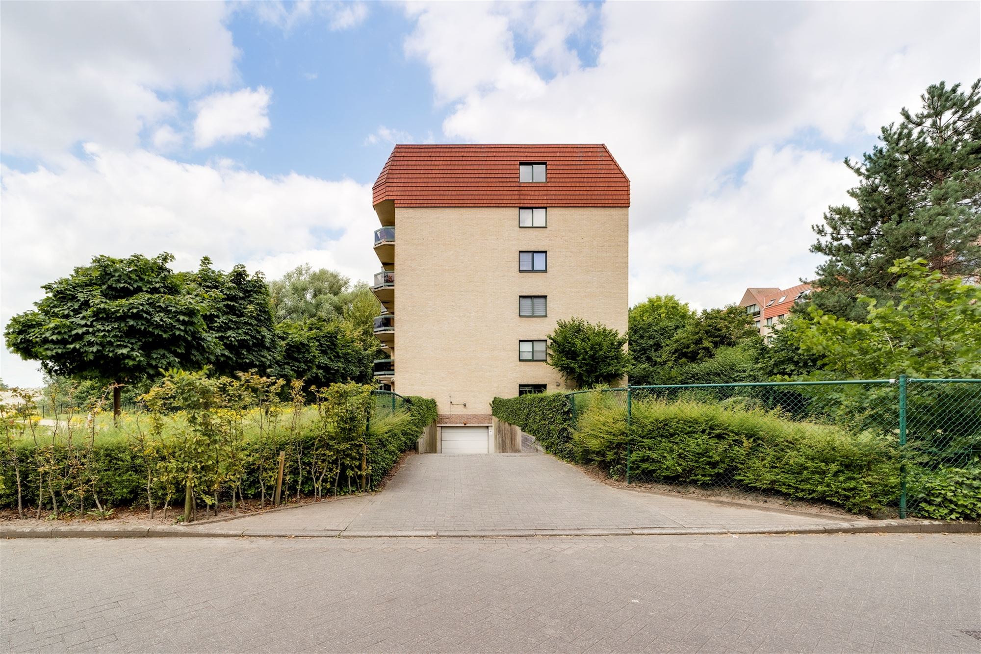 Appartement met 2 slaapkamers, terras en P in Linkeroever foto 14