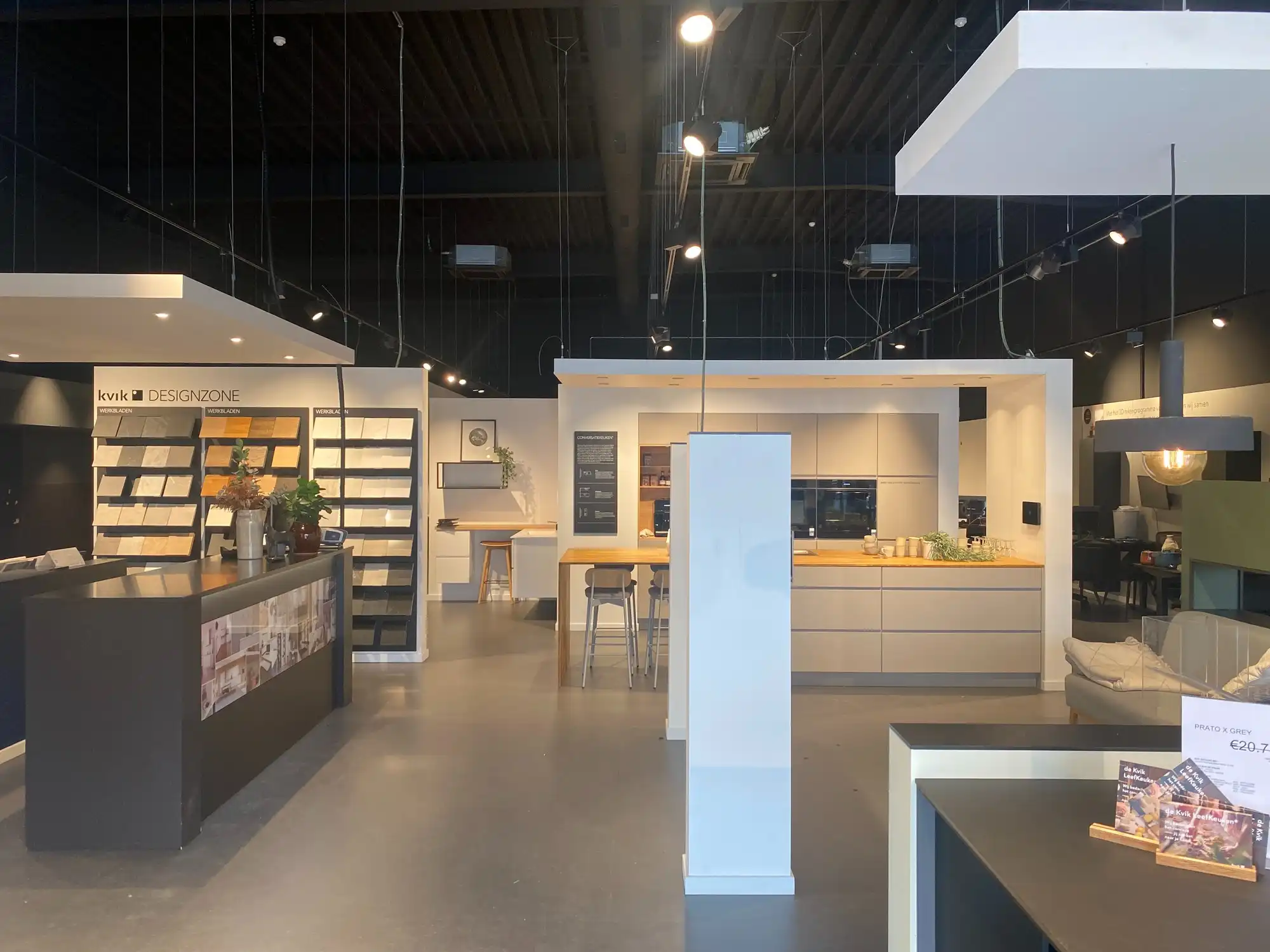 commercieel gelegen BAANWINKEL met veel parkingmogelijkheden | Gentseweg Waregem foto 2