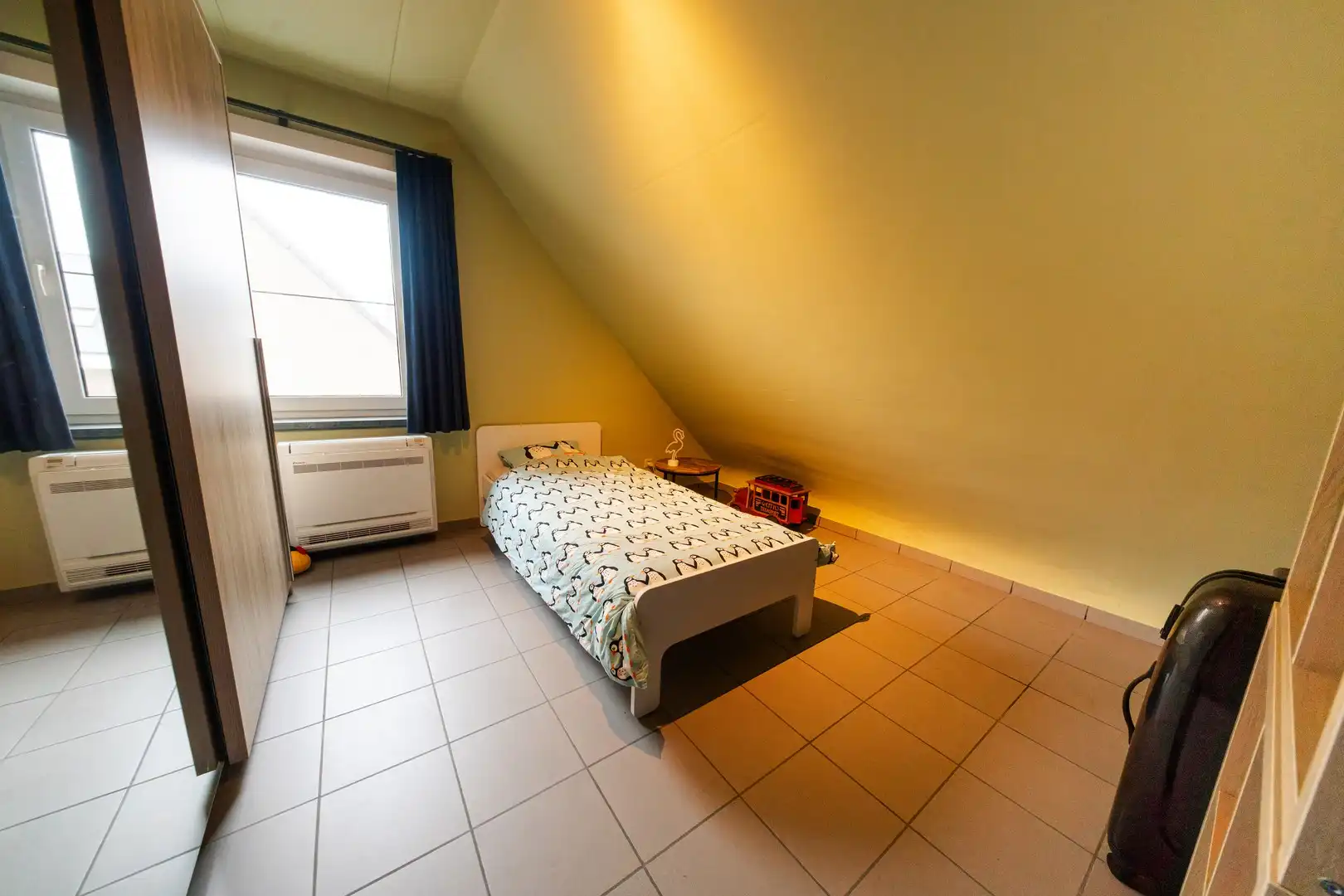 Instapklaar appartement met 3 slaapkamers, terras & zonnepanelen. foto 10