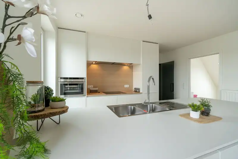 Roeselare Residentie Arena: Penthouse - Dichtbij scholen en winkels - Twee terrassen- Twee slaapkamers. Derde verdiep foto 2