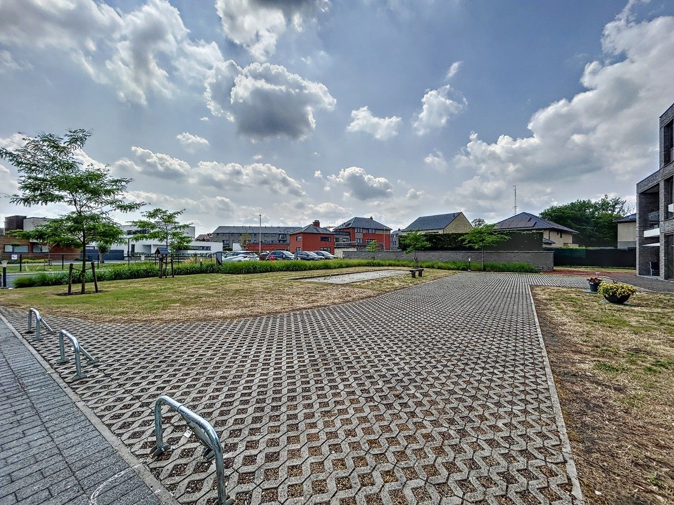 GELIJKVLOERS ASSISTENTIE-APPARTEMENT MET TERRAS IN WELLEN-CENTRUM foto 19