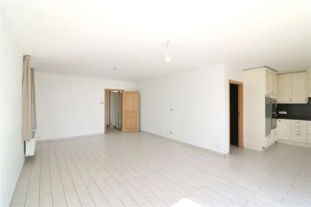 Recente woning met drie slaapkamers en garage op rustige locatie foto 4