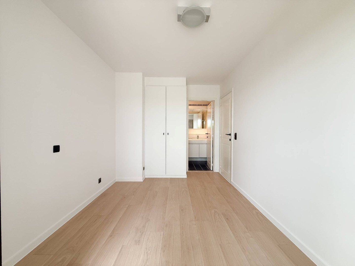 Ongemeubeld hoekappartement in hartje Zoute nabij het Albertplein foto 11