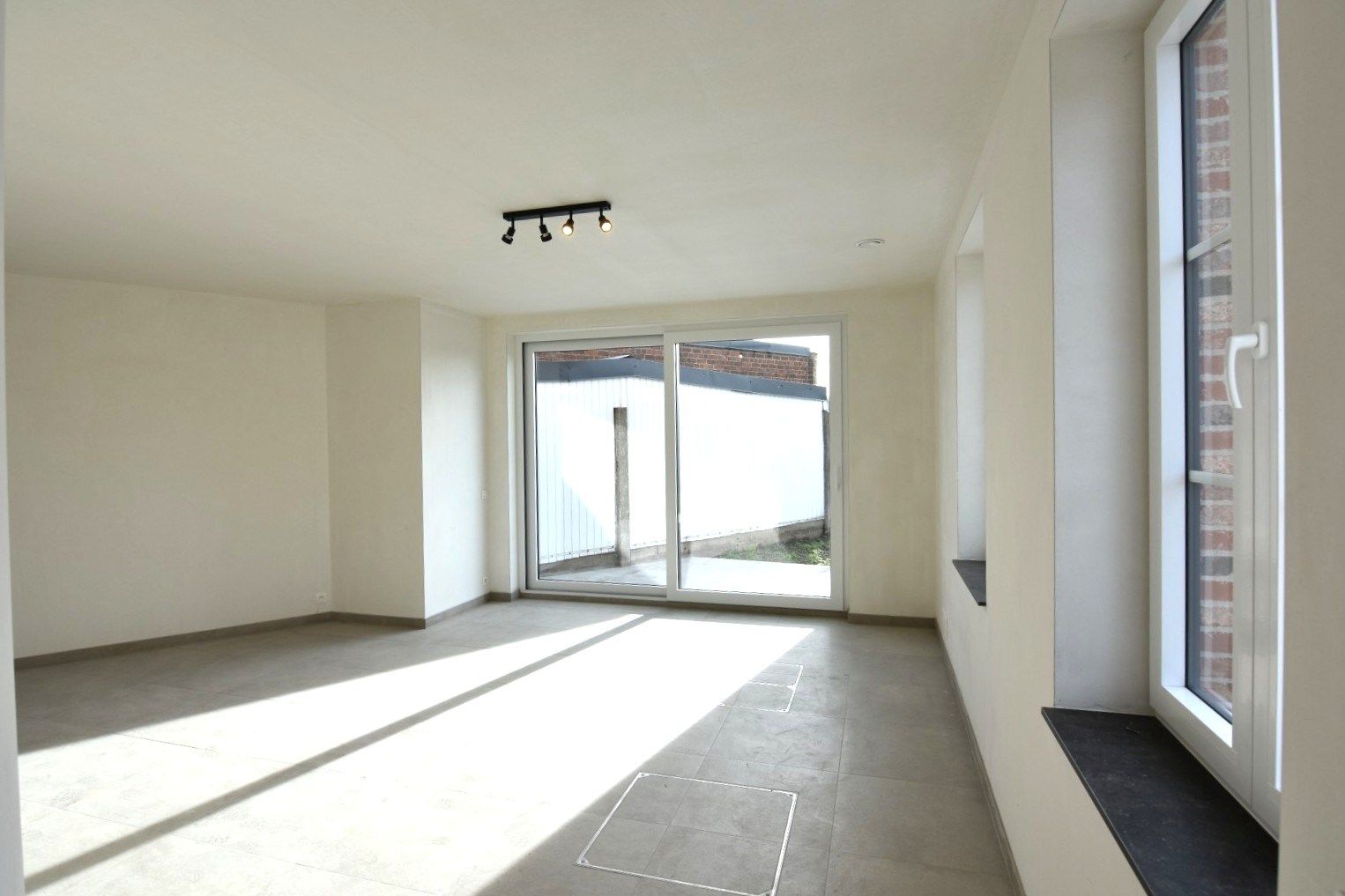 Gloednieuwe half open woning in RSL foto 6