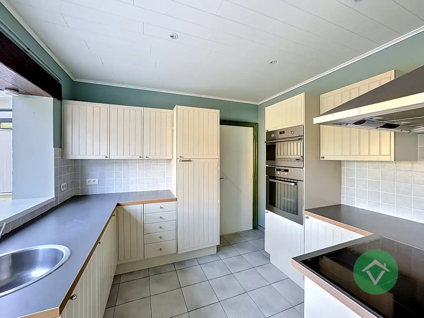 Ruime open bebouwing te huur in Eernegem foto 5