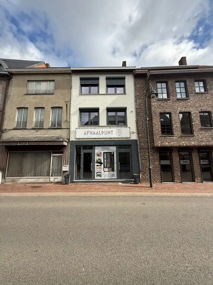Handelspand met woongelegenheid op uitstekende locatie foto 20