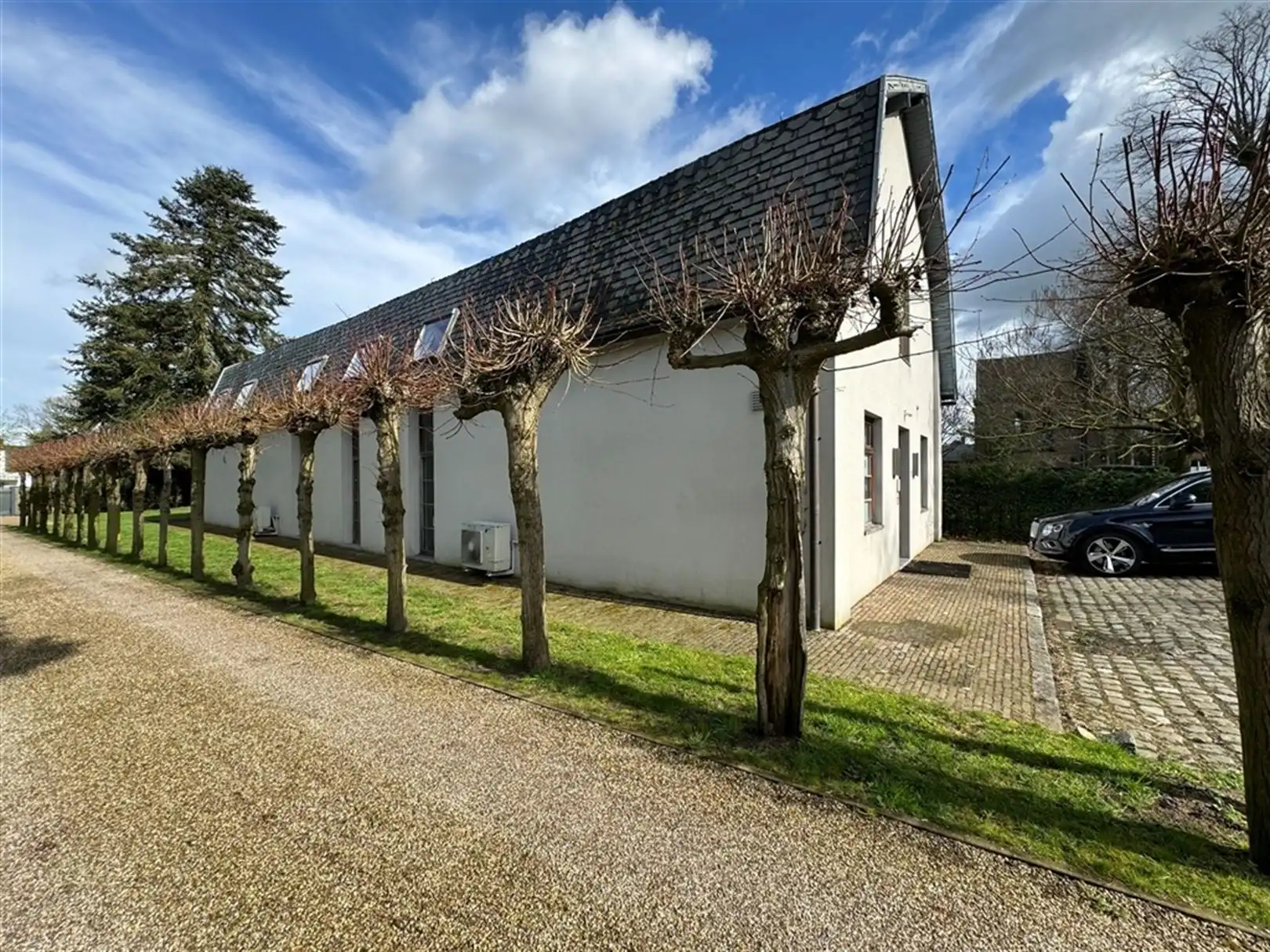 Kantoorgebouw op prachtige locatie in Deurle foto 2