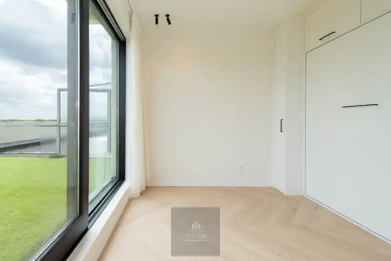 Vernieuwd dakappartement met zeer groot dakterras. foto 18